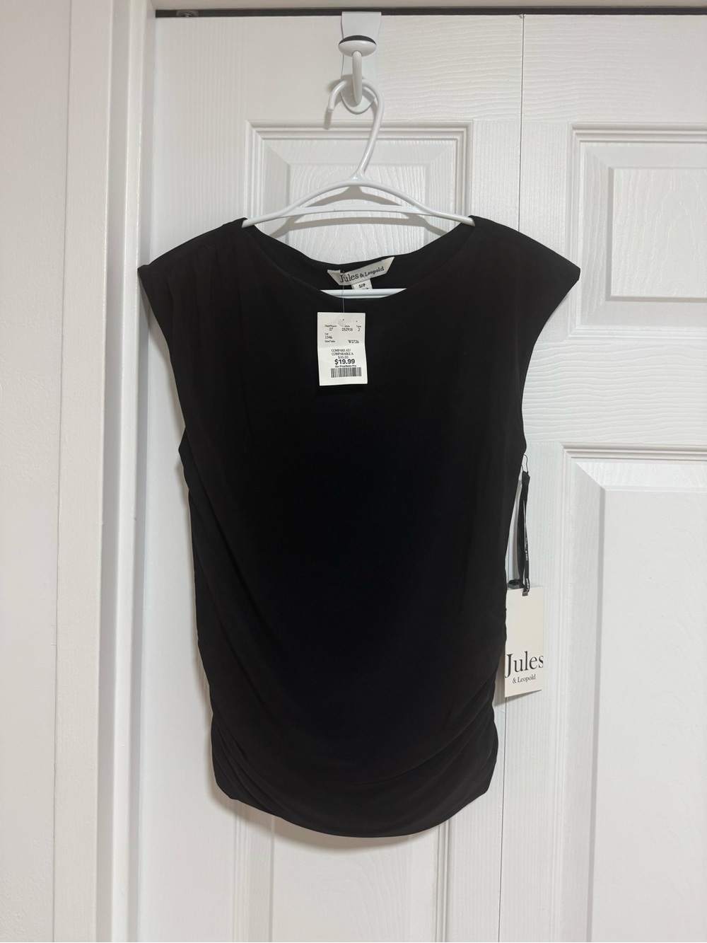 Jules & Leopold Black Cap Sleeve Ruched Side Knit Top